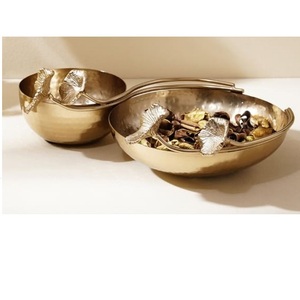 Bol de service pour fruits secs et noix au design attrayant, en aluminium poli brillant - Product Image 5