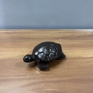 Escultura Moderna de Tortuga en Aluminio con Acabado Marrón para Decoración del Hogar en Diwali - Product Image 2