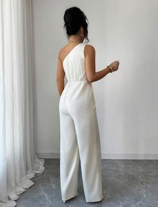 Ensemble coordonné élégant avec haut asymétrique à détail noué et pantalon large - Product Image 6