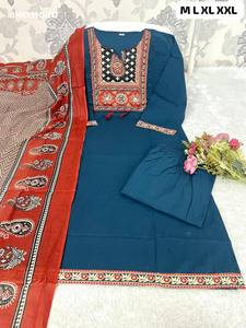 Ensemble Kurti-Pant et Dupatta Mulmul en coton de haute qualité, dernier cri, magnifique, avec tissage imprimé et travail artisanal, achat en ligne en Inde - Product Image 2