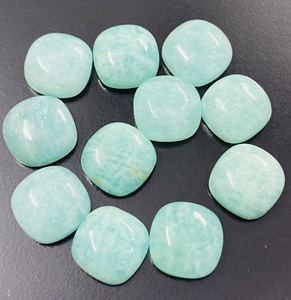 อเมซอนไนต์ธรรมชาติทรงคุชชั่น คาโบชอง พลอยดิบขัดเงา สีเขียวอมฟ้า สำหรับทำเครื่องประดับชั้นดี ขายส่งแบบ B2B - Product Image 5