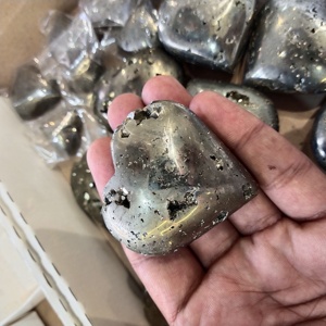 Mini espécimen de pirita Natural para decoración del hogar, piedra preciosa pulida, estilo de arte, al por mayor - Product Image 5