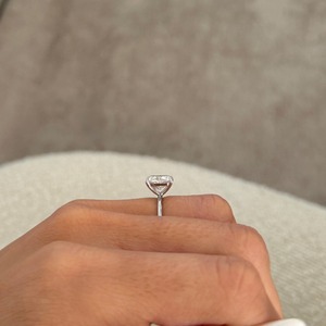 Anillo de Compromiso Solitario con Diamante Cultivado en Laboratorio de Corte Cojín de 2.50 Quilates, Oro Sólido de 14K, Certificado IGI, Regalo de Lujo para Aniversario de Bodas - Product Image 4