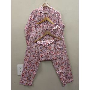 Conjunto de Pijama Elegante y Modesto para Mujer, 100% Algodón, Estampado Floral, Ropa de Dormir Suave y Transpirable, Cintura Elástica, 3 Piezas - Product Image 1