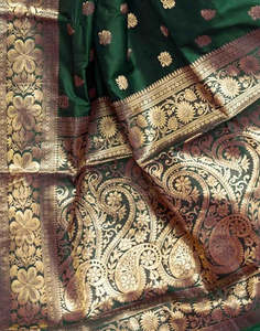 Dark <b>Green</b> <b>Silk</b> Woven Banarasi Saree - Product Image 4
