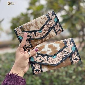 Cartera de mano de piel de vaca de cuero occidental, billetera tallada a mano, multiusos, pelo en ocultar, embragues elegantes de nuevo diseñador para mujer - Product Image 1