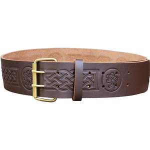 Cinturón Escocés Artesanal con León Rampante Grabado en Relieve Marrón, Ajustable, Elegante Accesorio Escocés de las Tierras Altas - Product Image 1