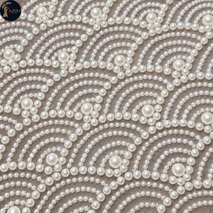 Tela de Vestido con Cuentas y Diseño Paisley Curvo, con Grandes Grupos de Perlas y Detalles de Cristal |   Tela Ornamental para Vestidos de Novia y de Noche - Product Image 1