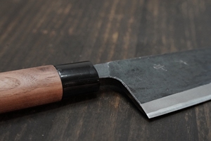 Couteau de cuisine Gyuto Tosa-uchihamono avec lame en acier au carbone, manche en bois, ambidextre, écologique, forgé à la main au Japon - Product Image 3