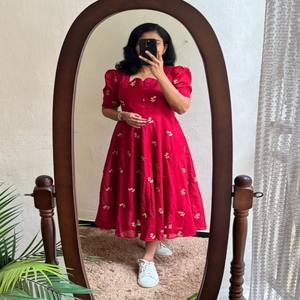 Vestido de Algodón Chanderi VASTRA COTTAGE con Bordado Floral Multicolor, Mangas Cortas, Completamente Forrado, Ropa Étnica Festiva - Product Image 5