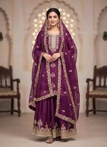 Ensemble haut, pantalon et dupatta en soie fantaisie pour femme, design moderne, prêt-à-porter, entièrement brodé, idéal pour les fêtes. - Product Image 6