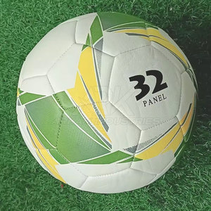 Ballon de football d'entraînement à surface lisse, haute durabilité, idéal pour les matchs et les exercices de football en plein air. - Product Image 5