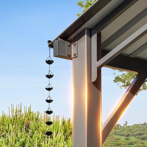 Chaîne de pluie suspendue contemporaine avec des coupelles décoratives en métal - Product Image 4