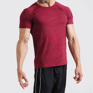 T-shirt pour homme, coupe slim, col rond, manches courtes, haut sportif avec motif camouflage - Product Image 6