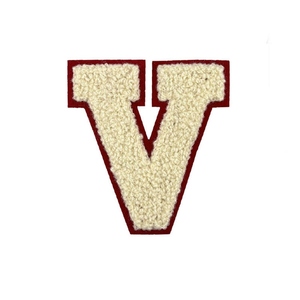 Vente en gros usine : Écussons brodés personnalisés en chenille (lettres A à Z) pour vestes universitaires et vêtements de mode - Product Image 3
