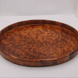Plateau de service rond en bois de manguier peint à la main, motif Plumeria, durable, couleur noyer brillant, plateaux de service décoratifs en bois - Product Image 1