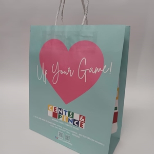 Sac fourre-tout Euro personnalisé haut de gamme en papier laminé avec fond renforcé pour l'emballage de produits cosmétiques et de parfums de luxe - Product Image 3