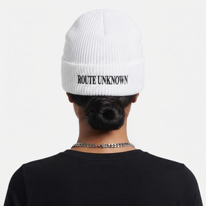 Bonnet en polaire premium pour femme, broderie personnalisée, chapeau d'hiver OEM ODM, bonnet d'hiver 100% laine, fabricant de bonnets pour femmes - Product Image 2