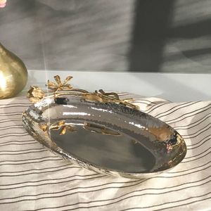 ถาดเสิร์ฟอาหารโลหะคุณภาพสูง ดีไซน์ดอกคาลล่าลิลลี่ พร้อมหูจับ สำหรับใช้ในเชิงพาณิชย์ ปลอดภัยสำหรับเครื่องล้างจาน ปรับแต่งได้ - Product Image 1