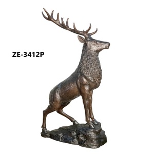 Escultura Metálica Artística Moderna Chapada en Oro, Pieza Decorativa Elegante para Villas y Apartamentos de Lujo, Zahid Exports - Product Image 1