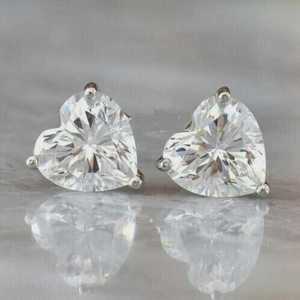 Pendientes de tuerca con forma de corazón chapados en rodio VVS Moissanite para mujer, plata de ley 925, regalo solitario romántico y moderno para ella - Product Image 4