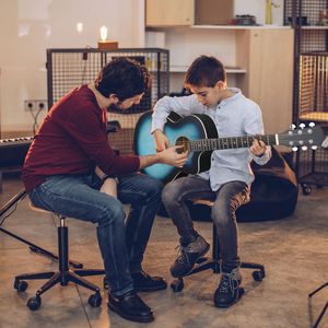 Guitare Folk KMA102 avec amplificateur 15W, accordeur et autres accessoires, panneau en tilleul de 38 pouces, bordure mate, finition bleu frotté, prix - Product Image 5