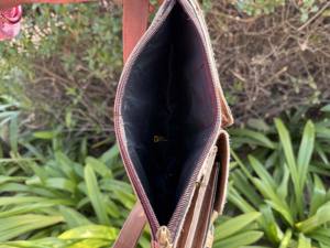 กระเป๋าหนังแท้ดีไซน์เฉพาะตัว กระเป๋าสะพายไหล่สุดเก๋ ทันสมัย เหมาะสำหรับการเดินทาง  กระเป๋าถือขนสัตว์อย่างดี  ใช้งานง่าย พร้อมสายคาดเอว - Product Image 6