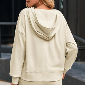 Ensemble sweat à capuche et short pour femme, couleur personnalisée, personnalisation de marque, style streetwear, OEM ODM, vente en gros - Product Image 2