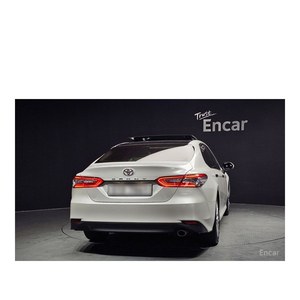 2018 for Toyota Camry 2.5 with Automatic Gearbox 27,847 km Leather Seats Rear <b>Camera</b> Left Steering - Product Image 4