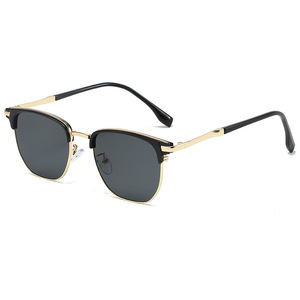 Fashionable Design Comfortable Sunglasses UV Resistant for Men and Women Sun Shading for Outdoor Activities Fishing Sunglasses - Product Image 6