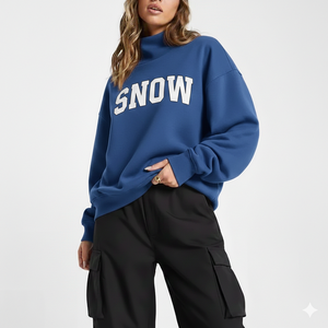 เสื้อสเวตเตอร์คอเต่าโอเวอร์ไซส์สำหรับผู้หญิง สีชมพู พิมพ์ลายตัวอักษร Snow ผ้าฝ้าย ใส่สบายในฤดูหนาว ทรงหลวม คอเต่า - Product Image 2