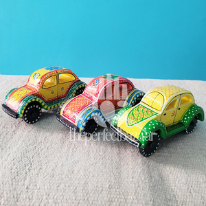 Coche de madera decorativo para el hogar, hecho en India, pintado a mano. - Product Image 5