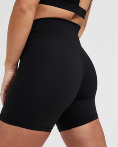 Shorts de compression noirs unisexe pour femme, taille haute, avec ceinture de compression intégrée - Product Image 3