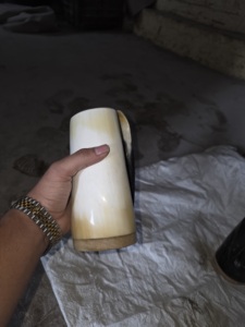Taza de Cuerno de Búfalo Natural Hecha a Mano, Estilo Americano, Ecológica, Apta para Lavavajillas, con Logotipo Personalizado, para Café, Cerveza, Vino, Venta al Por Mayor - Product Image 5