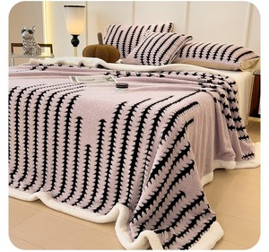 Manta de Felpa Coral Gruesa, Cálida para Invierno, Doble Capa, Cationica, con Rayas, para Sofá o Cama - Product Image 6