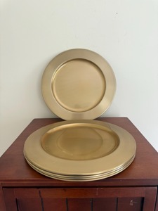 Assiette de présentation en laiton doré, idéale pour les mariages, la cuisine et les restaurants, faite à la main, pour la décoration de table à la maison. - Product Image 1