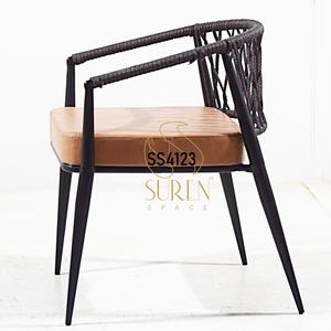 Chaise en fer massif de restaurant au design moderne et moderne du fabricant indien de chaises de luxe pour hôtels et restaurants - Product Image 3