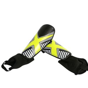 Protège-tibias de football professionnels de haute qualité avec coque rigide en PP et rembourrage en EVA pour un confort optimal lors des matchs et des entraînements de football - Product Image 4