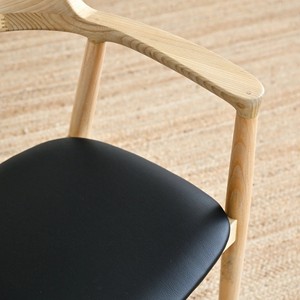 Silla de Comedor Moderna con Brazos, Estructura de Madera de Teca Sólida y Tapicería de Cuero PU Impermeable para Uso en Interiores/Exteriores en Apartamentos - Product Image 4