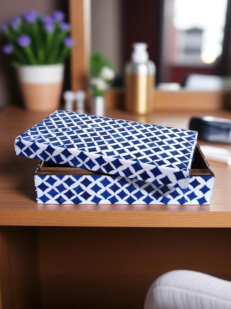 เช่นเดียวกับภาพ