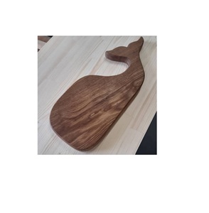 Planche à découper rectangulaire en bois dur avec poignée et boucle de suspension pour un rangement pratique en cuisine - Product Image 5