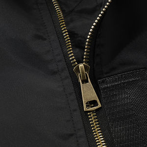 Blouson bomber avec logo personnalisé disponible au prix de gros, fabricant au Pakistan, blousons bomber personnalisés pour hommes - Product Image 4