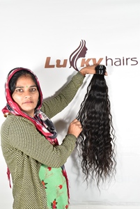 Mèches de cheveux humains vierges bouclés profonds, noirs naturels, bruts, avec cuticules alignées, double trame, doux et rebondissants - Product Image 4