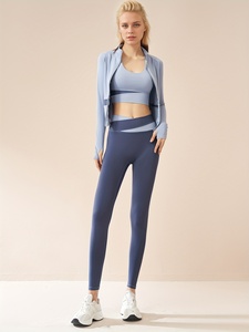 Ensemble de fitness trois pièces pour femme Atlaset, tenue de yoga sans couture, leggings taille haute, soutien-gorge de sport, veste zippée, OEM ODM, logo personnalisé - Product Image 4