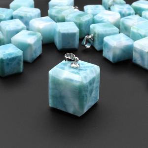 Pendentif hexagonal en larimar naturel, pierre précieuse bleue, charme en argent sterling, bijou artisanal en pierre de mer, cadeau pour elle - Product Image 5