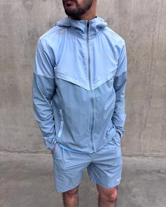 Fabricants de vêtements : Ensemble survêtement personnalisé pour hommes, comprenant un sweat à capuche réfléchissant 3M et un pantalon de survêtement en nylon coupe-vent - Product Image 2