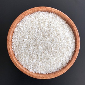 Arroz blanco fragante roto 100% secado con textura suave de patrón corto redondo medio para uso alimentario - Product Image 1