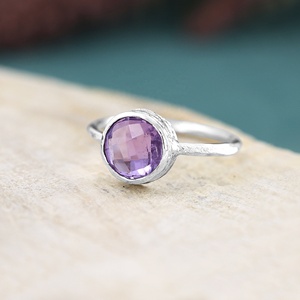 Bague Solitaire Cocktail en Argent Sterling 925 avec Améthyste Violette Ronde Facettée pour Femme - Vente en Gros - Product Image 3