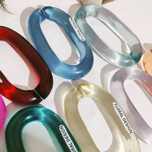 Decoración de pared con cadena de resina. Personalización de eslabones de resina de gran tamaño y colores claros. Disponibles en varios colores. - Product Image 2