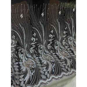 Achetez directement auprès du fournisseur en gros au prix le plus bas Tissu en filet confortable pour la confection de robes de mariage - Product Image 1